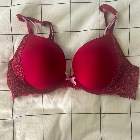 Victoria’s Secret gorgeous bra 32C - Picture 1 of 4